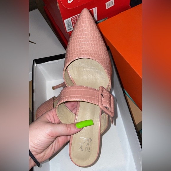 Salmon/pink heels. 7.5w - Picture 2 of 4